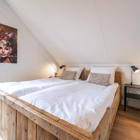 Newly Refreshed Family-stay For 7 By The Ewijk