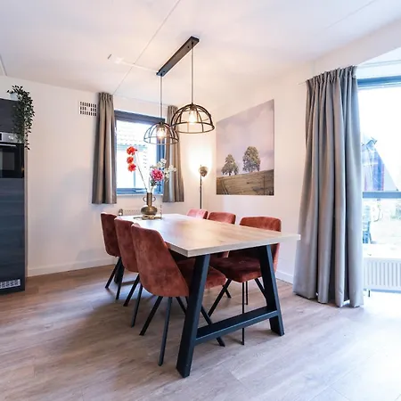 Hébergement de vacances Newly Refreshed Family-stay For 7 By The