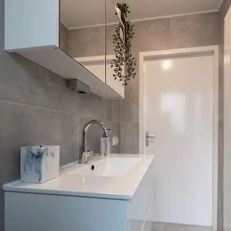 Hébergement de vacances Newly Refreshed Family-stay For 7 By The