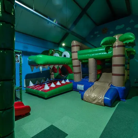 Newly Refreshed Family-stay For 7 By The Hébergement de vacances Ewijk