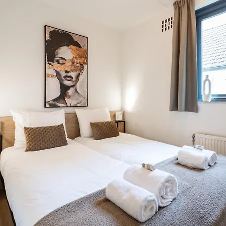 Hébergement de vacances Newly Refreshed Family-stay For 7 By The *