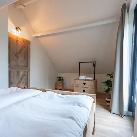 Hébergement de vacances Newly Refreshed Family-stay For 7 By The *