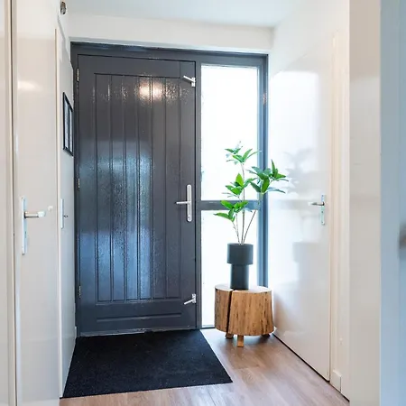 Hébergement de vacances Newly Refreshed Family-stay For 7 By The *