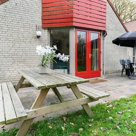 Hébergement de vacances Newly Refreshed Family-stay For 7 By The Ewijk